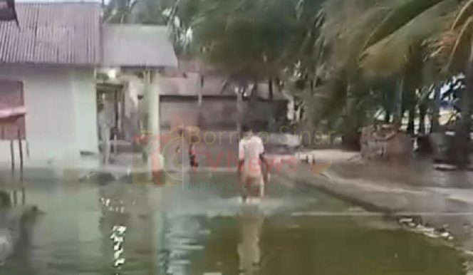 
 Pembangunan Siring Laut Diduga Abal-abal Picu Banjir di Terusan Tengah