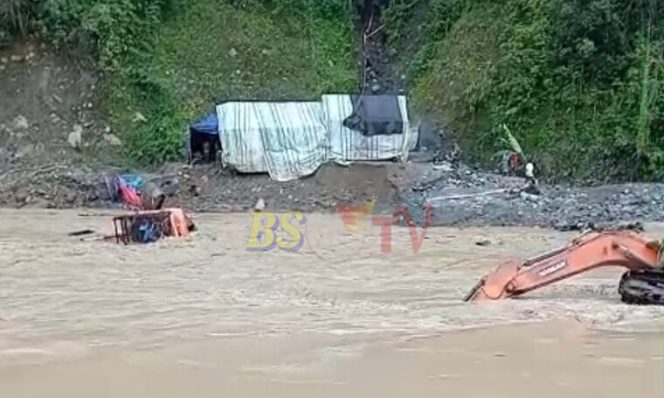 
 Kebal Hukum! Meski Telan Korban Jiwa, Tambang Wasirawi Diduga Masih Dijaga Oknum Aparat Berpangkat Tinggi